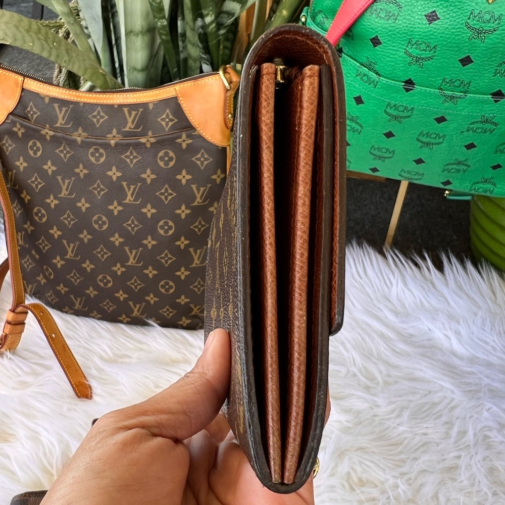 Louis Vuitton Dark Brown Monogram Clutch - Picture 8 of 9